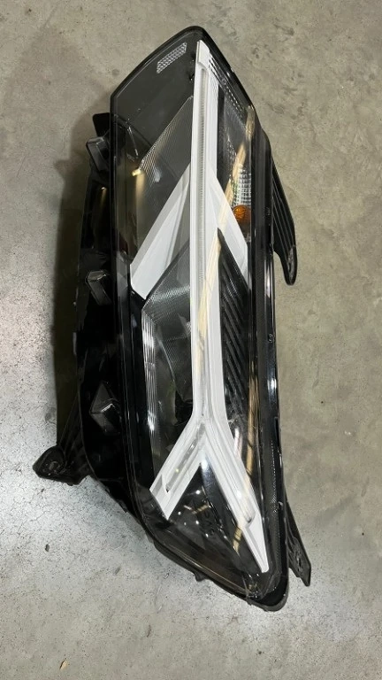 Far stanga dacia logan 2023