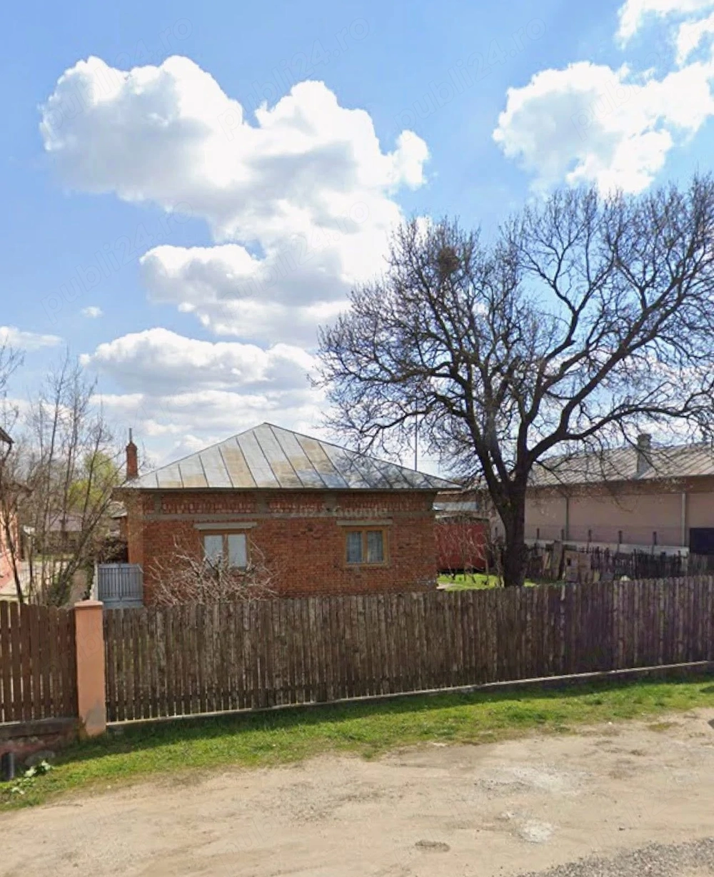 Casa bătrânească de vanzare