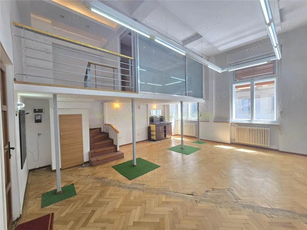 Birou boutique pe doua niveluri cu loft din sticla - Sala Palatului