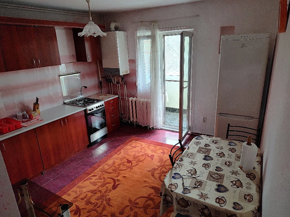 PF dau în chirie ap. 2 cam. pe str. Bistriței 