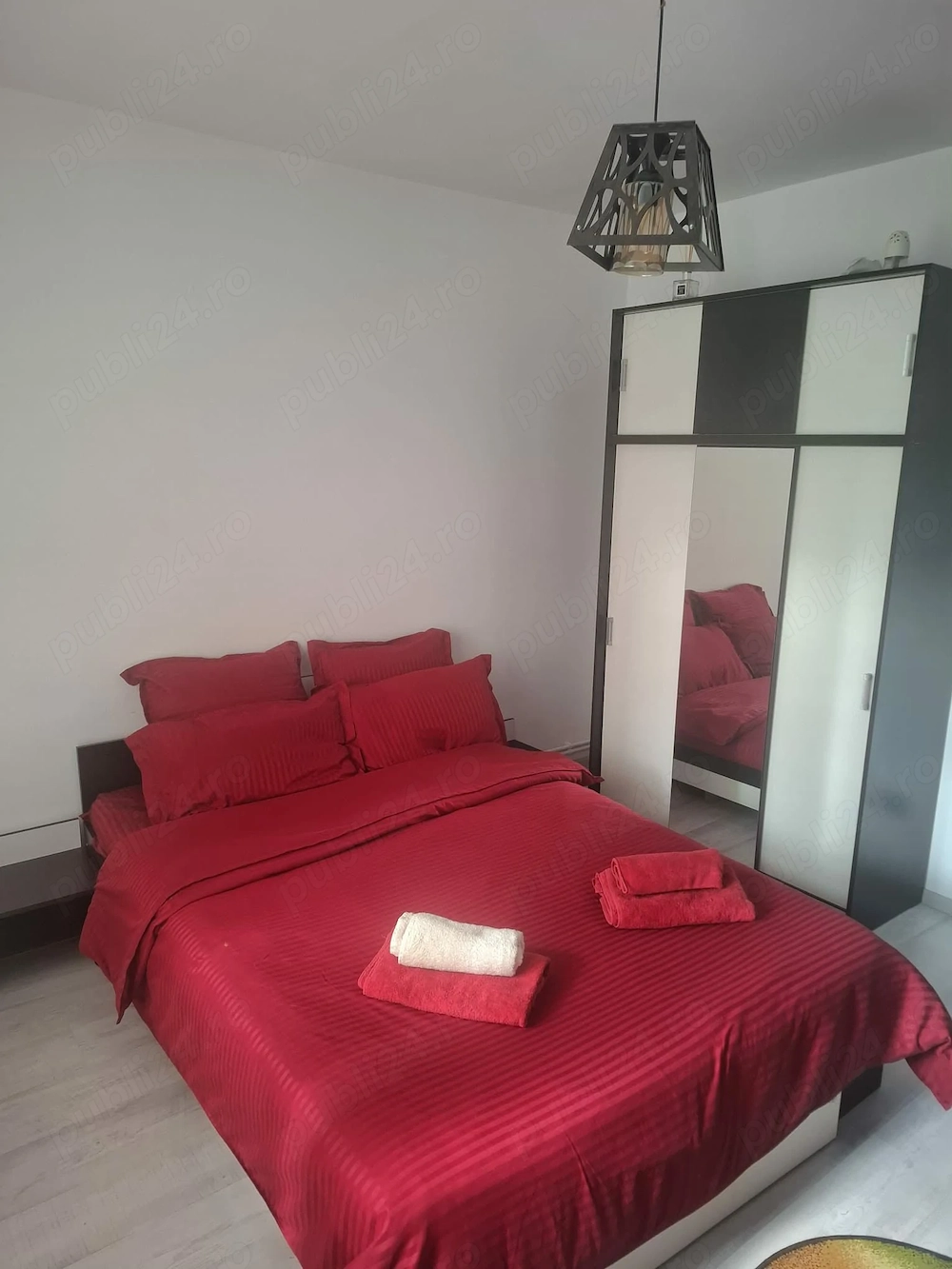Trei camere ,decomandat,etaj 1,zona Alexandru cel Bun Minerva