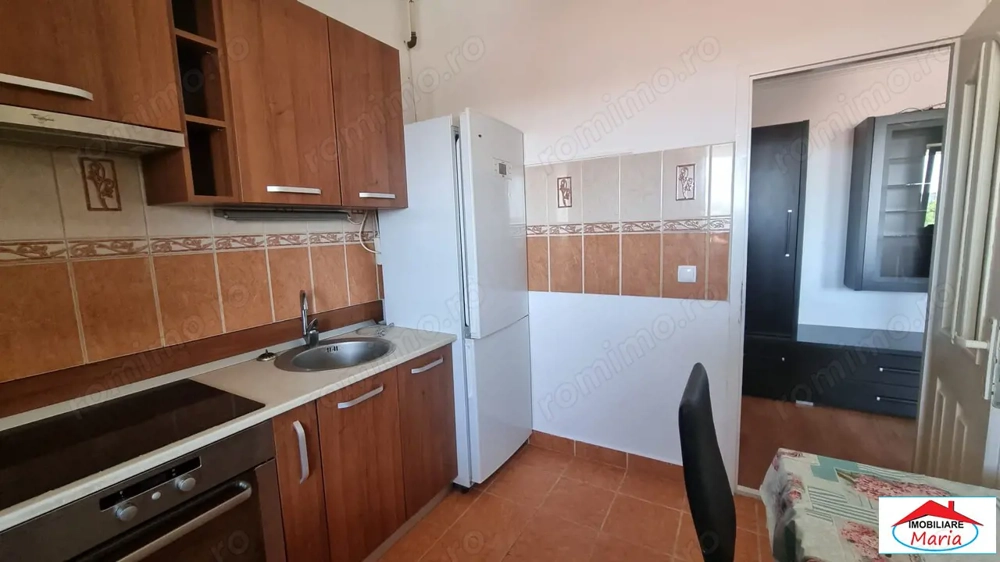 Apartament 2 camere zona 14 Mai cu parcare privata