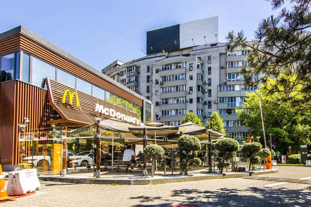 3 camere Dristor lângă McDonald’s, 2 băi cu geam, decomandat,  0% comision
