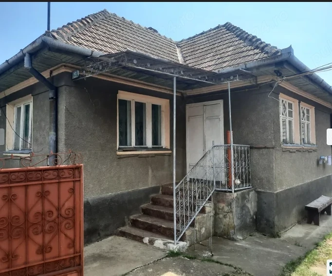 Vand casa sat Rediu comuna Aiton