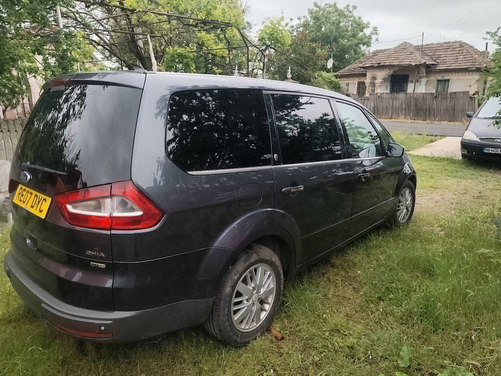 Vand sau dezmembrez ford galaxy 2011