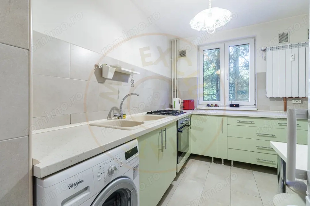 3 camere etaj 1 din 4 Parcul Moghioros