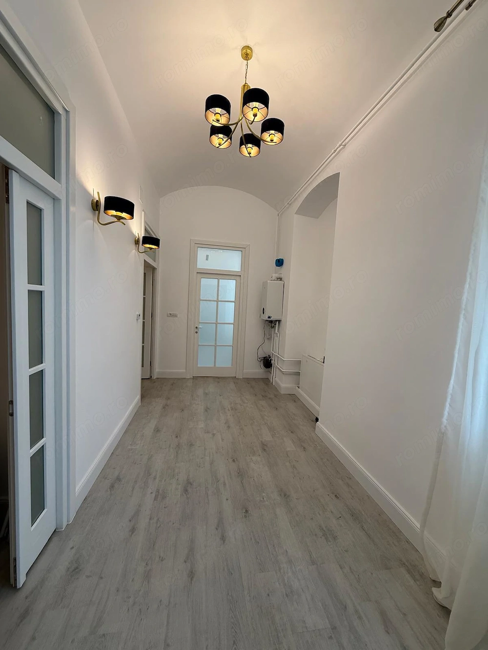 MT250 Spatiu de inchiriat-BIROURI-3 incaperi, ULTRACENTRAL-Piata Sf.Gheorghe