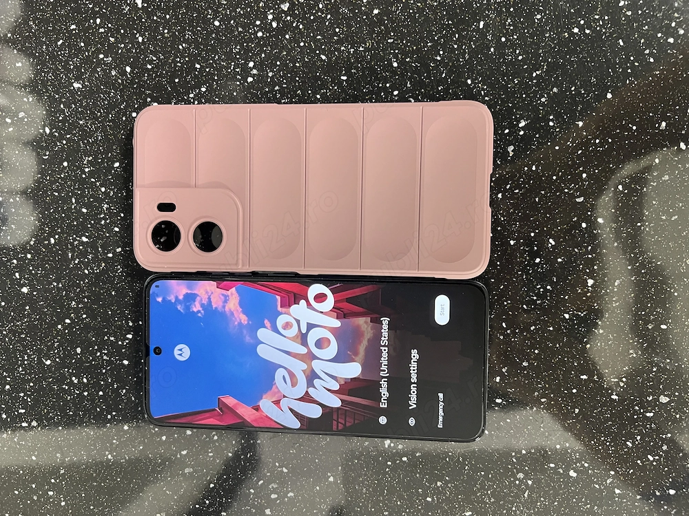 Vând Motorola E15