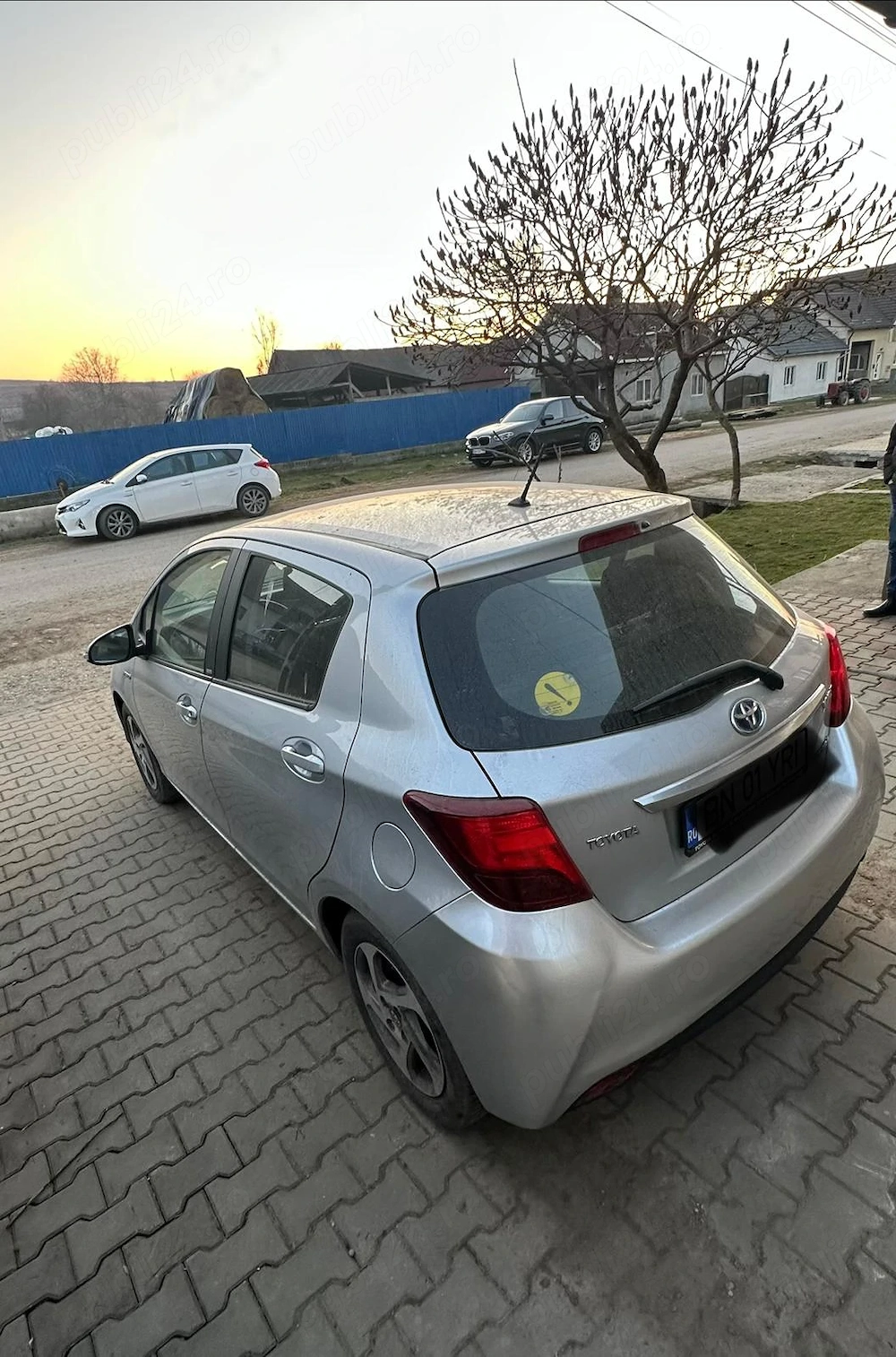 De vânzare Toyota Yaris 2016, hibrid (benzina + electrică), cutie automată 