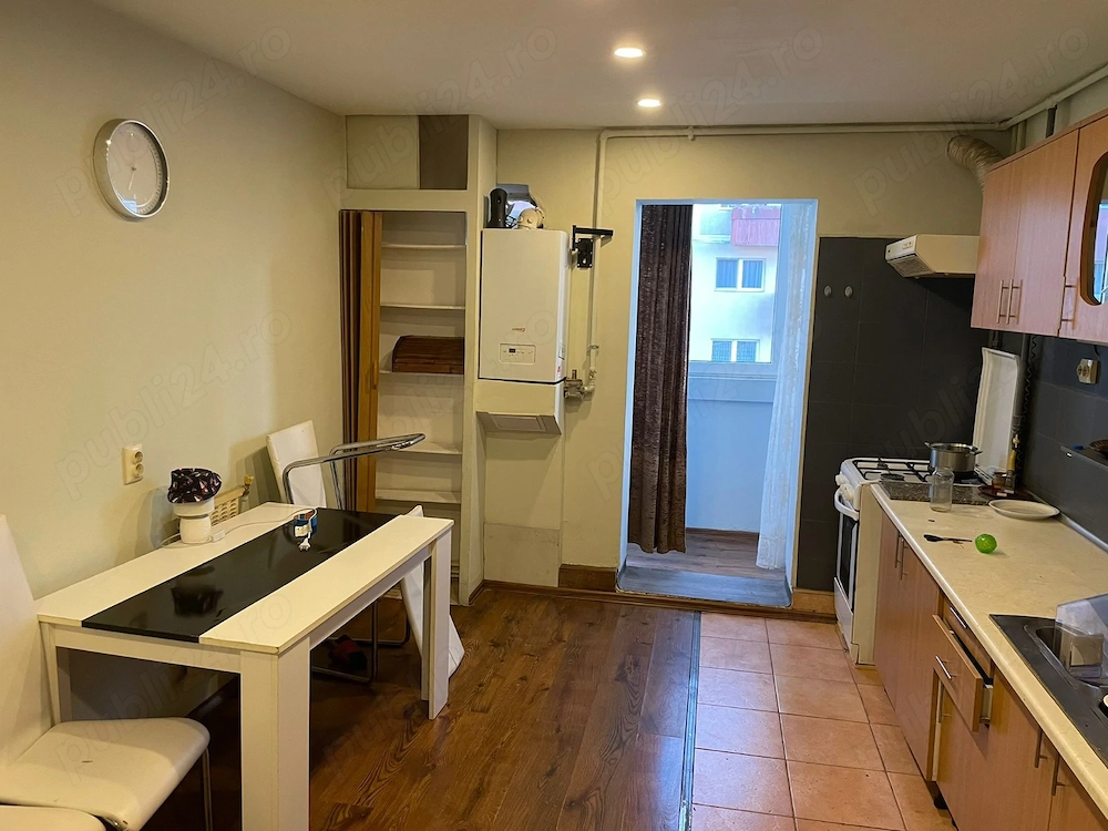 Vând apartament, 2 camere, decomandat, Str. Primăverii, nr. 6, Manastur, Cluj-Napoca