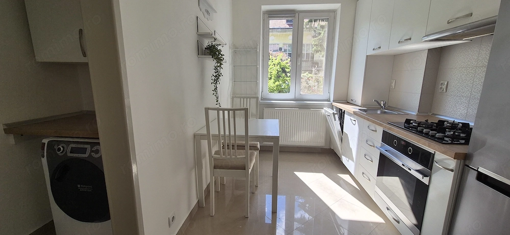 Apartament 2 camere Str. Horea | Garaj + Parcare | Renovat | Curte interioară