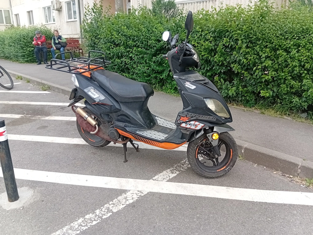 Scuter  2 timpi 
