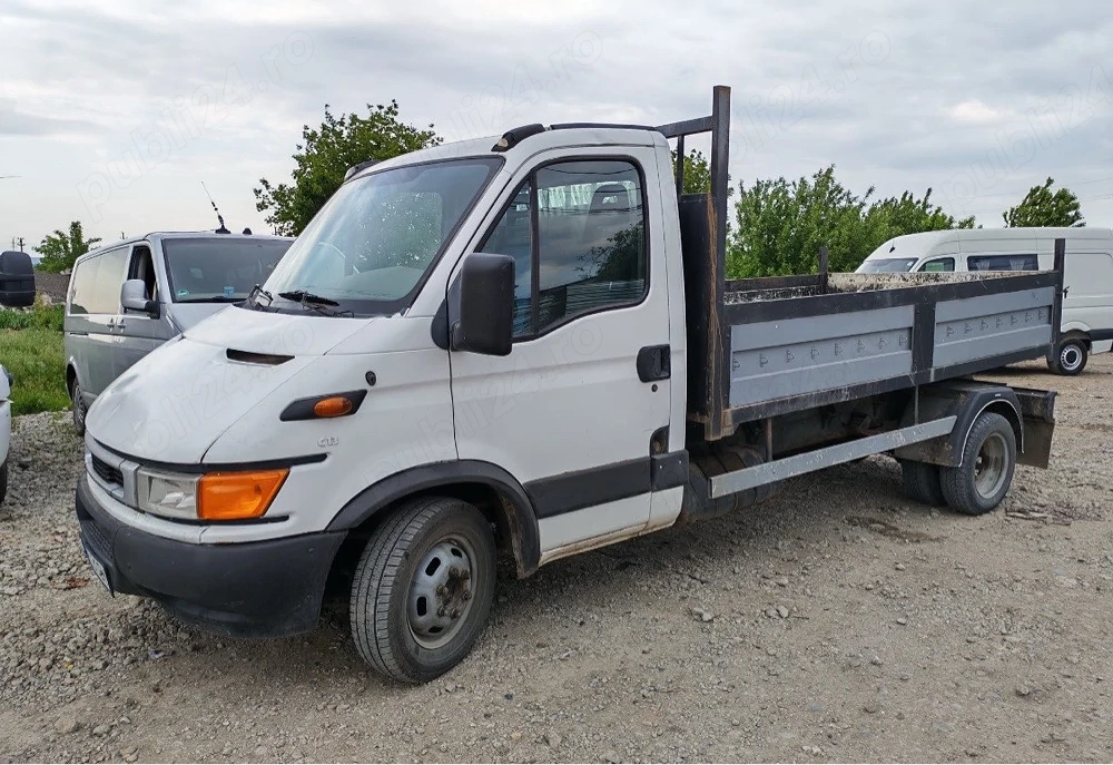 Autoutilitara Iveco Daily basculabila