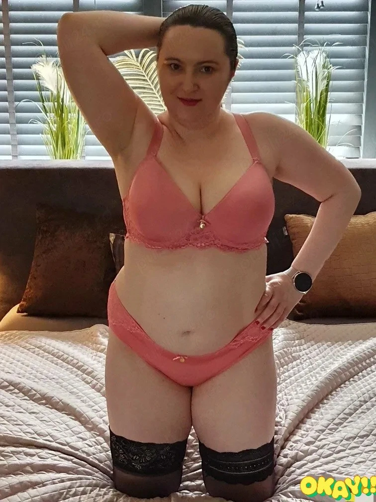 Brunetă cu forme!!!-disponibila pt party