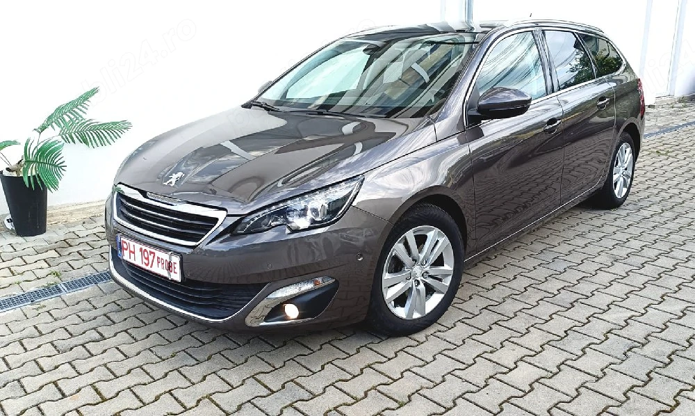 Peugeot 308 1.6 Hdi 120 cp Euro 6 Premium Navi Led Panoramic Parcheaza singur