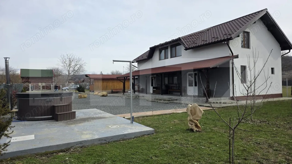 Proprietate pe malul Mureșului – Stâna de Mureș