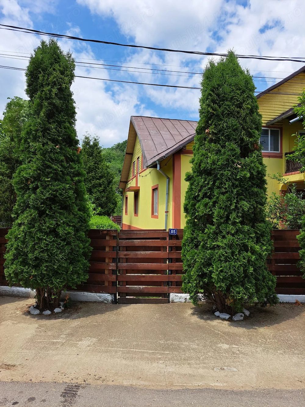 Vând casa 100km de București 