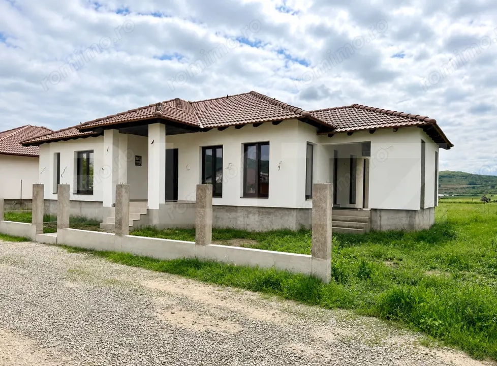 Casa individuala 4 camere, 105 mp utili, 500 mp teren,zona Sard