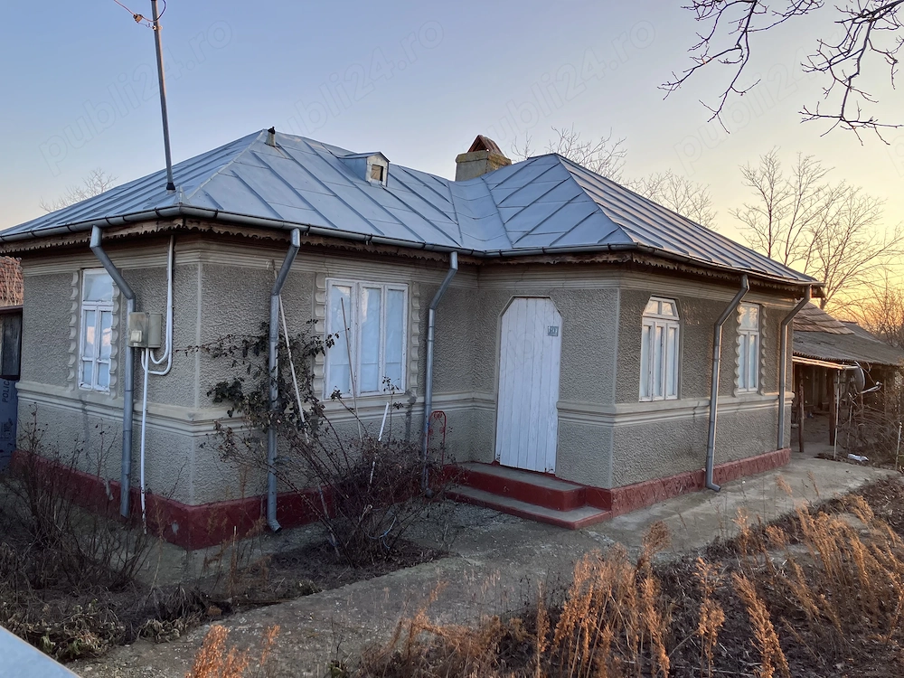 Casa comuna Sageata + teren 662m2, jud. Buzau- 9km de intrare autostrada A7   Iasi Bucuresti