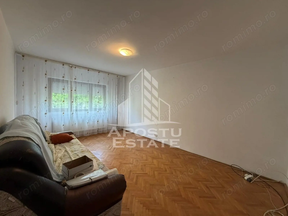 Apartament cu 3 camere, decomandat, zona Soarelui, Timisoara
