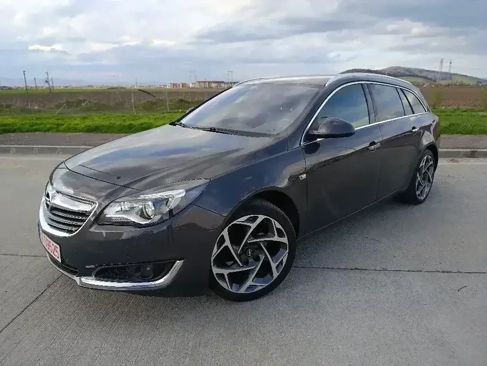 Opel Insignia 2.0diesel biturbo 195 cp-4x4-cutie AUTOMATA-XENON-navigatie mare 207.000km reali 