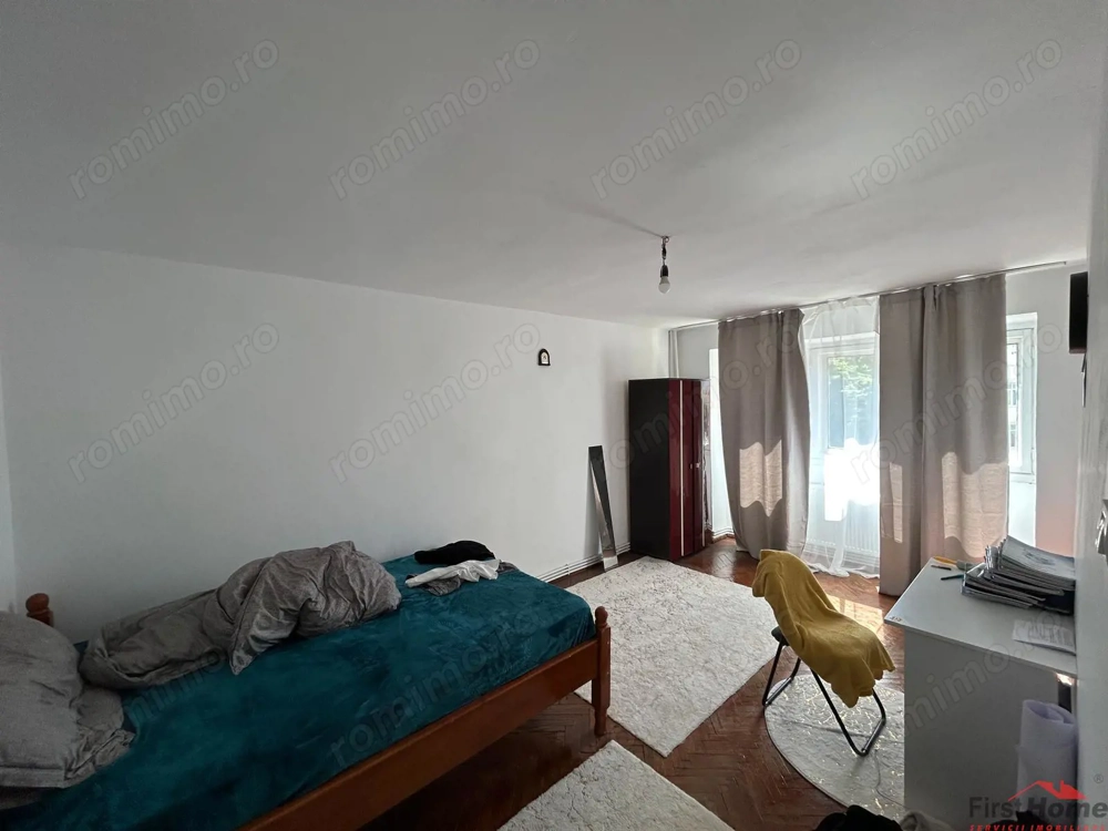 Garsoniera de vanzare etaj 3, zona Ceasul Rau