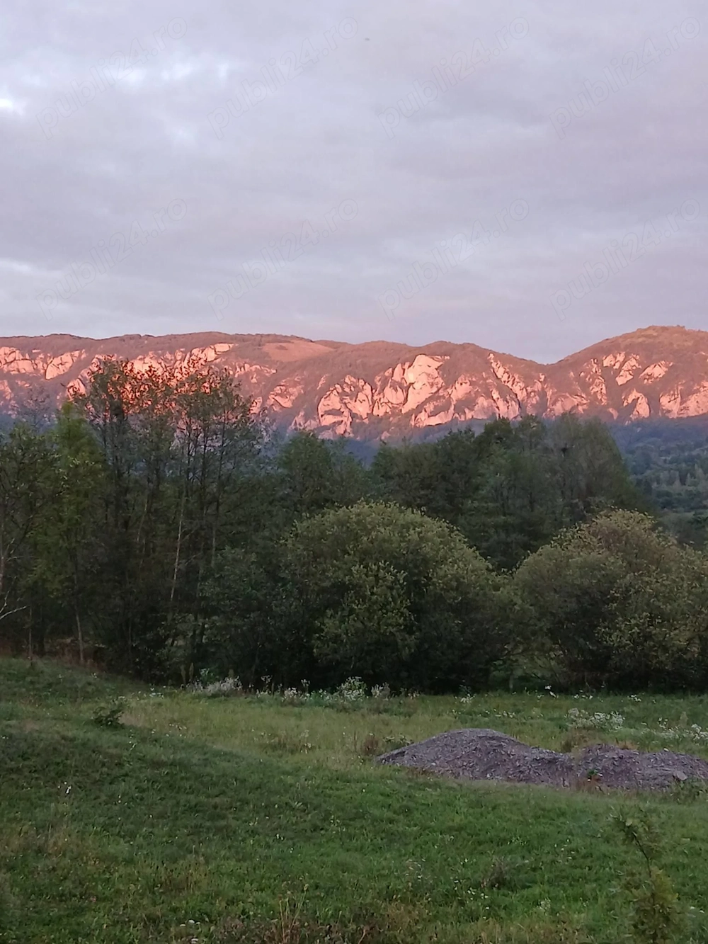 Teren intravilan cu utilitati.