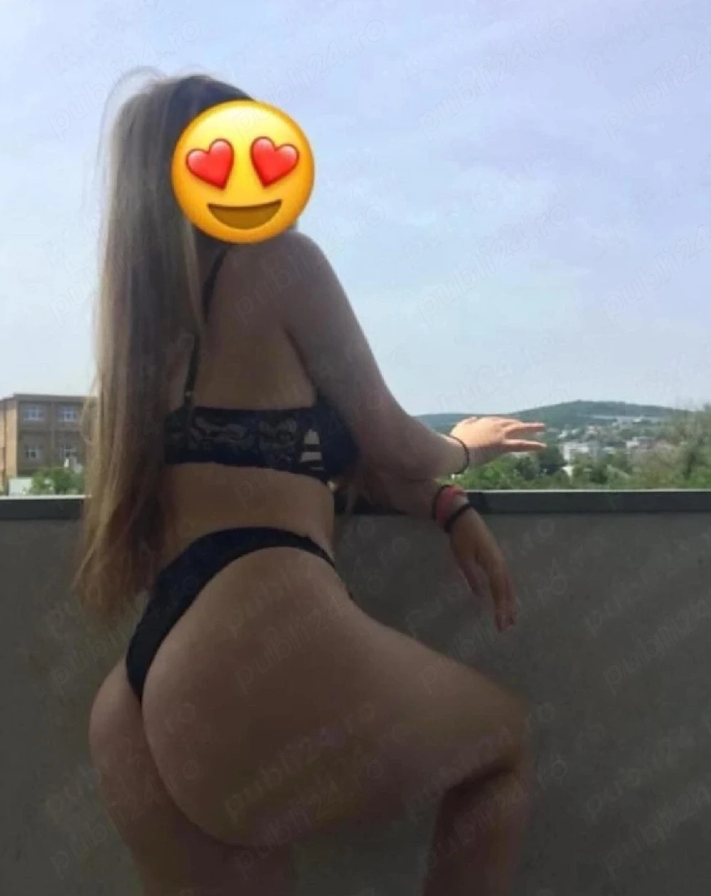 amalia , fac și deplasări kiss  