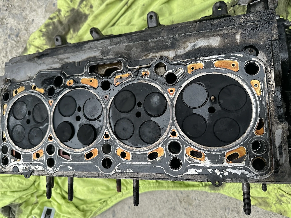 Chiulasă completă motor 2.0 TDI CBAB – stare bună