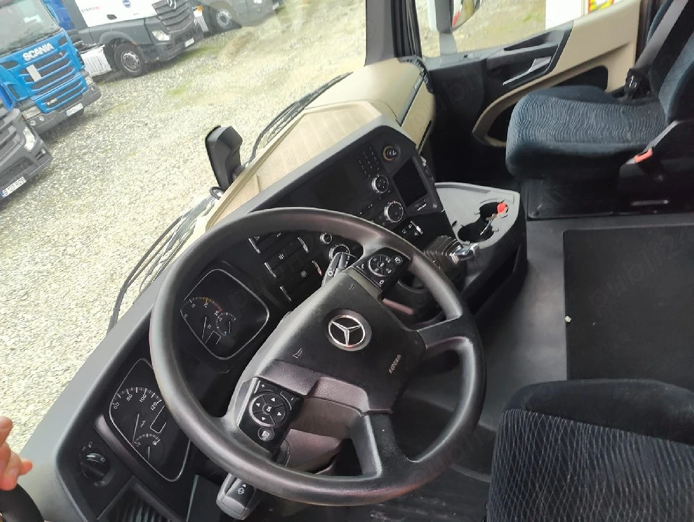Vand Mercedes Actros  1842