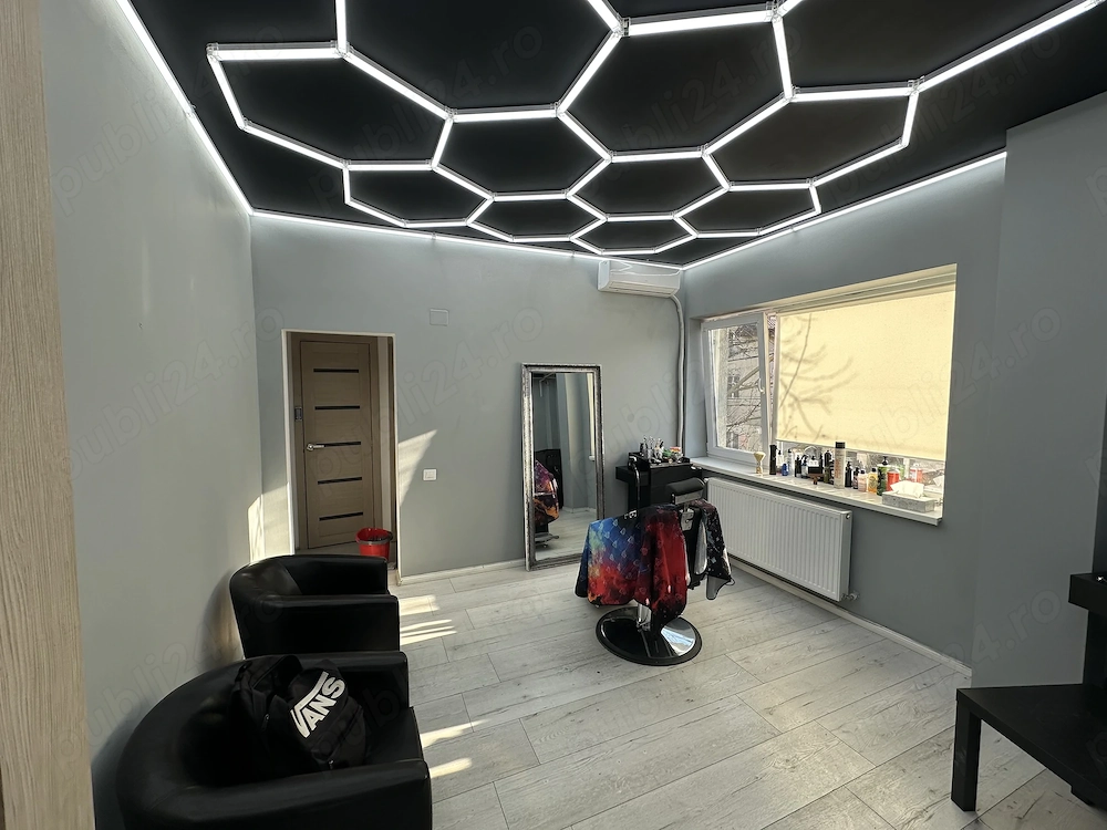 Închiriere scaun frizerie salon 