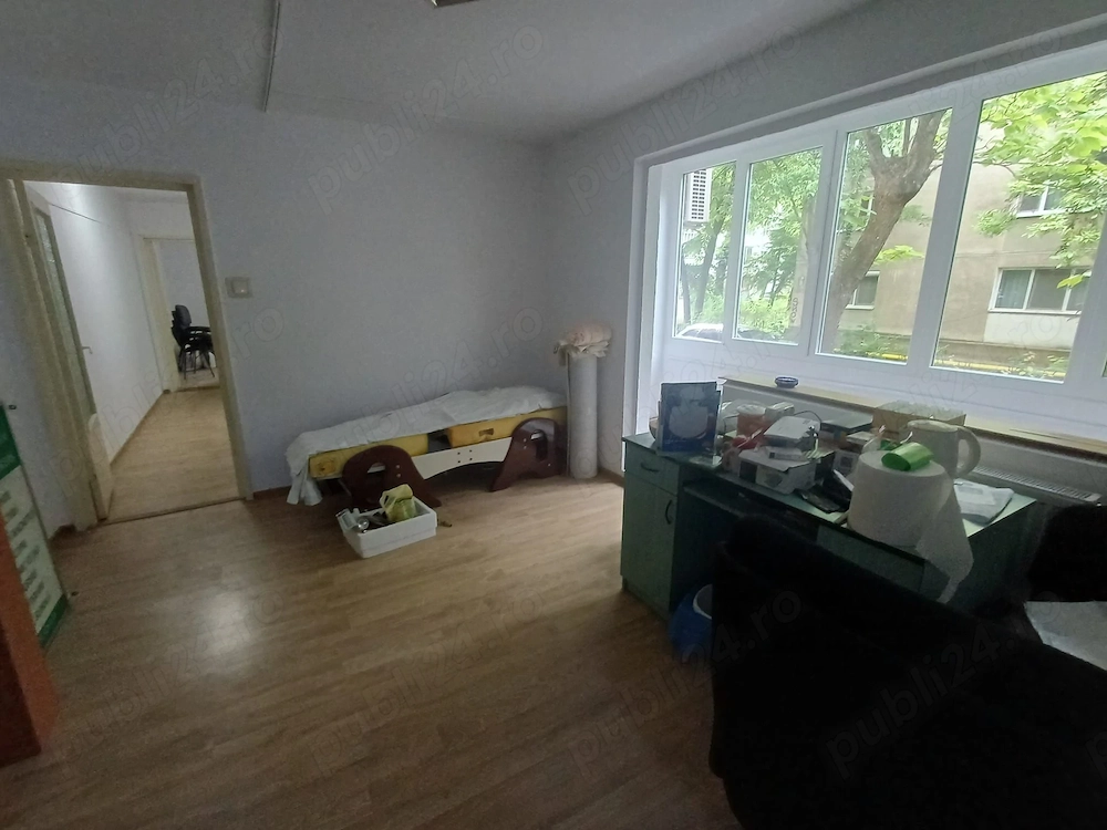 Circumvalatiunii Zona Gh Lazar de vanzare apartament spatios cu 3 camere la parter