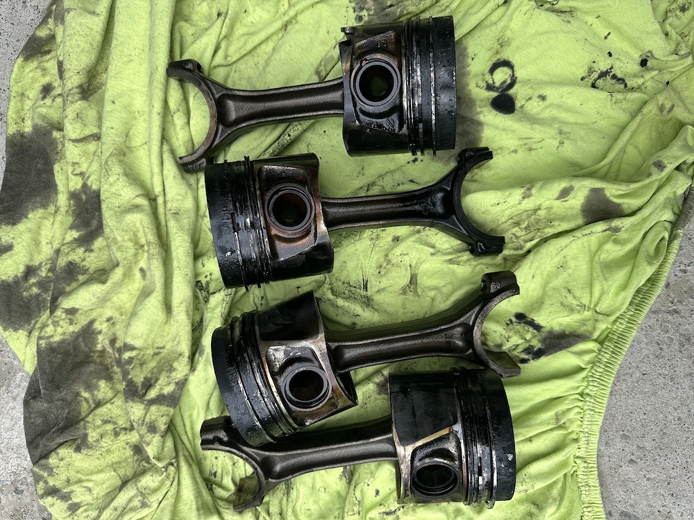 Set 4 Pistoane cu Biele 2.0 TDI CBAB – VW Passat B6, Tiguan, Golf 6, Audi