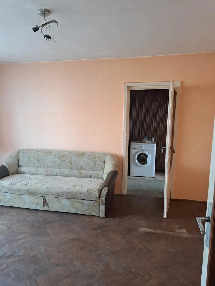 Apartament de vanzare 2 camere , Str Paulesti , et. 3 , 51.800 euro neg.