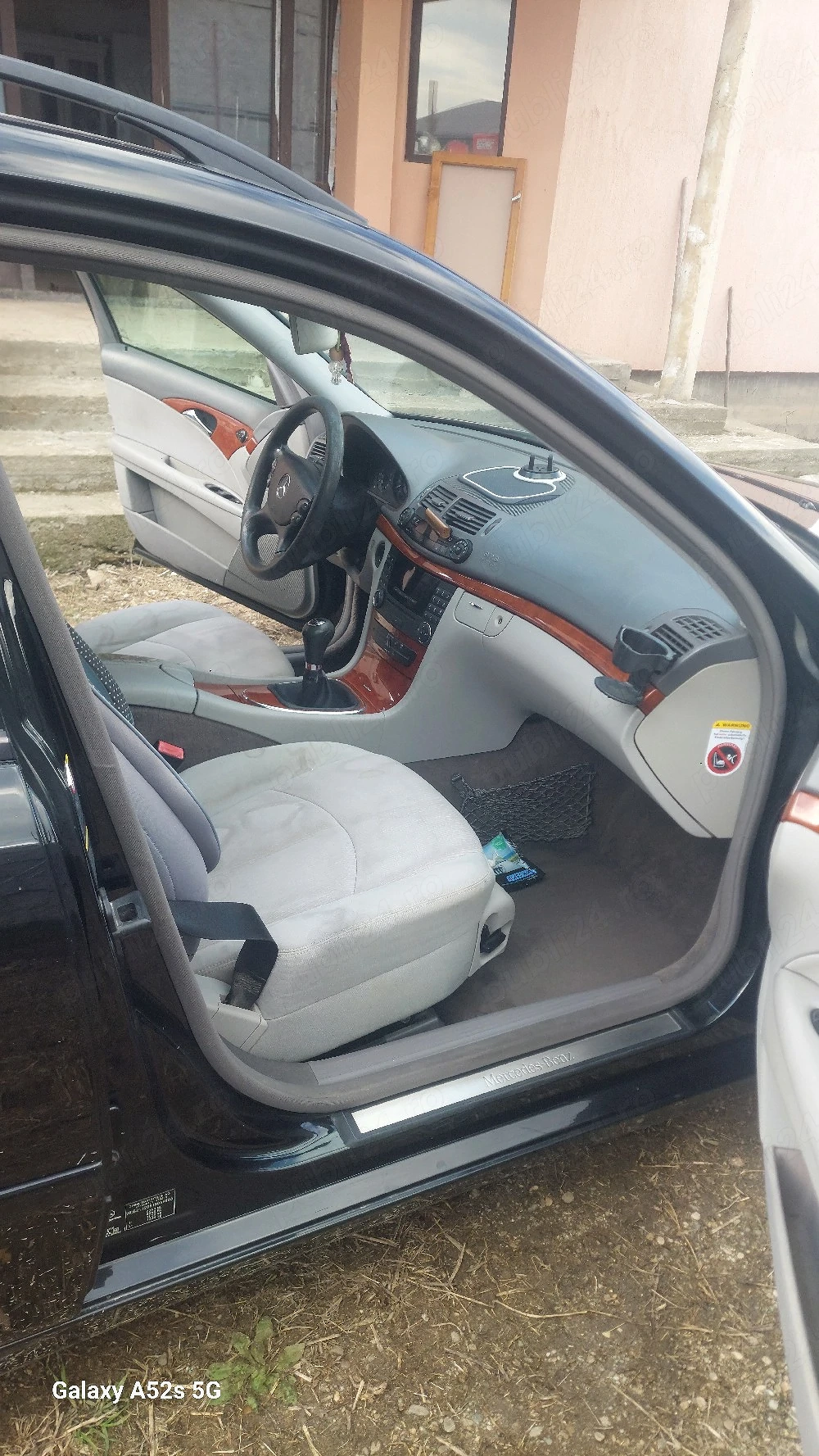 vînd mercedes E220 