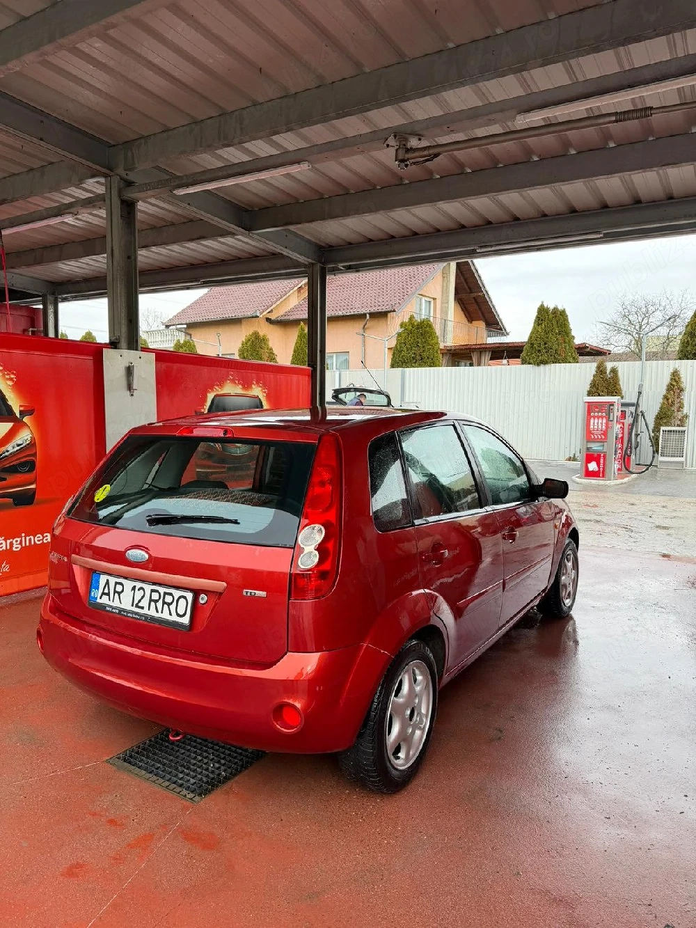 Vând Ford Fiesta