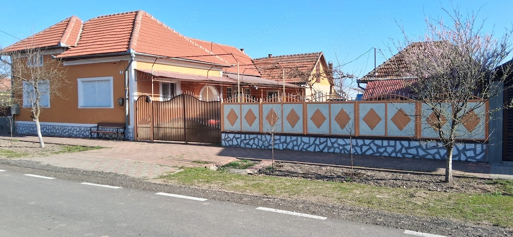 Vând casă construcție nouă din BCA.Comuna Cermei județul Arad