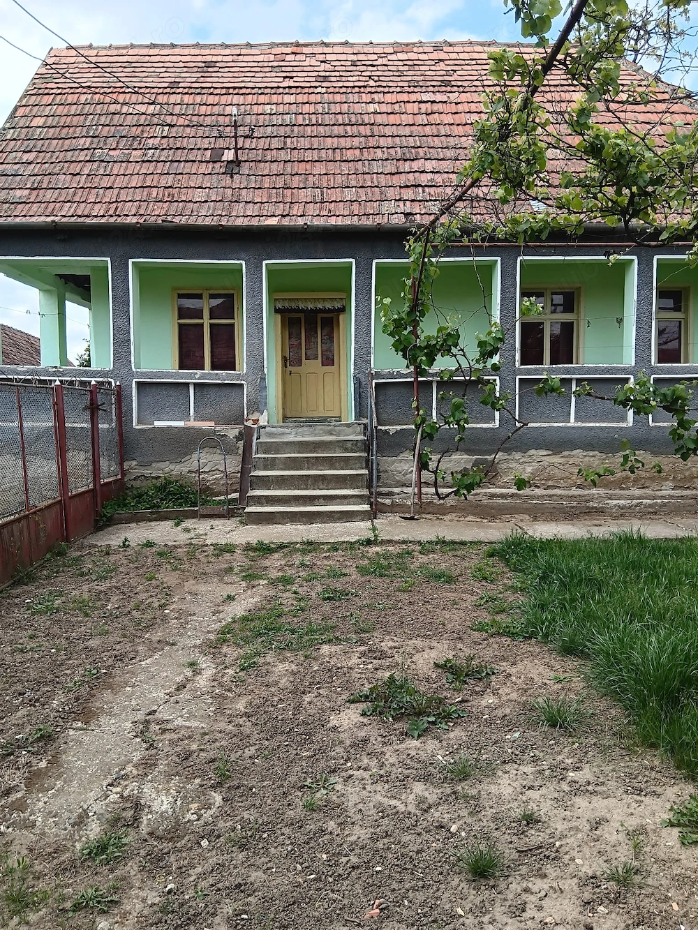 Teren 2453 mp + casă | Stradă principală | Roșia de Secaș, jud. Alba