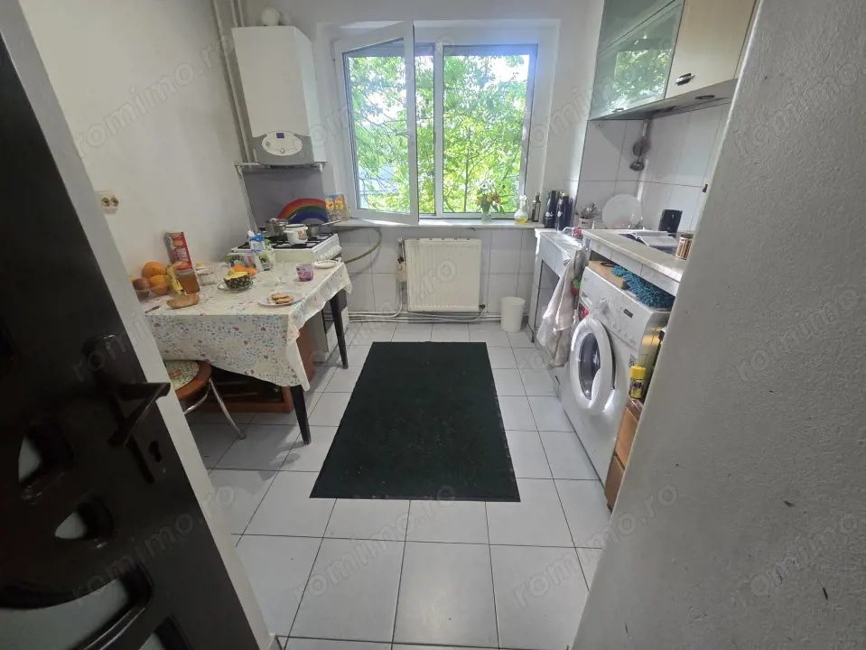 Apartament 3 camere Exercitiu - confort 1 decomandat, etaj 2