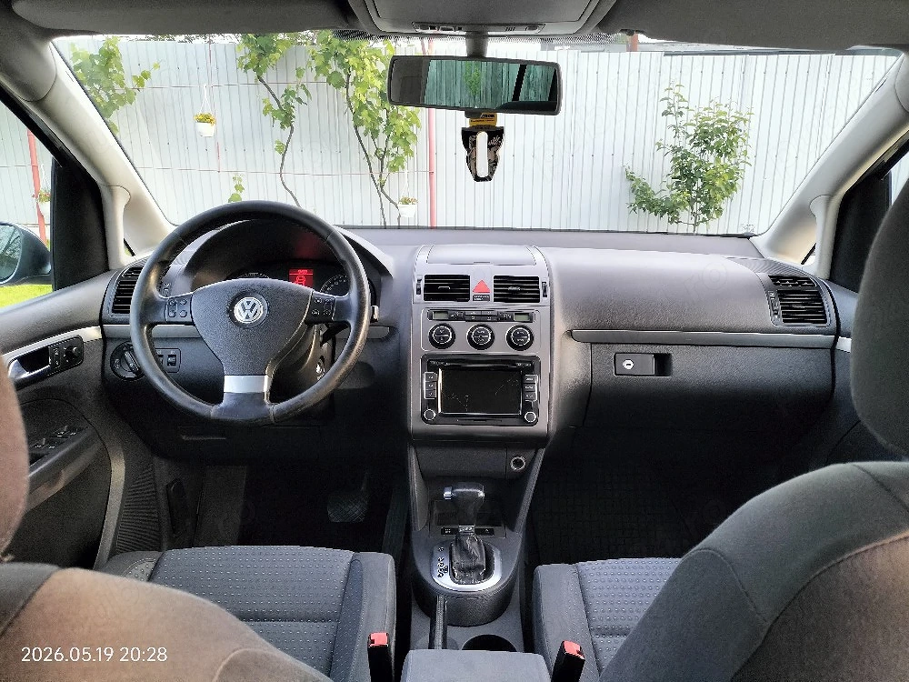 VW Touran automată DSG Motor 2.0 diesel TDI 140 CP 