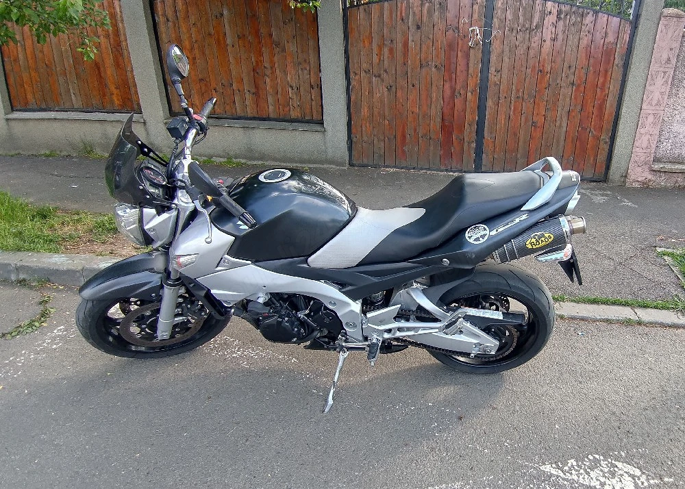 Motocicleta Suzuki GSR 600 - raport CarVertical