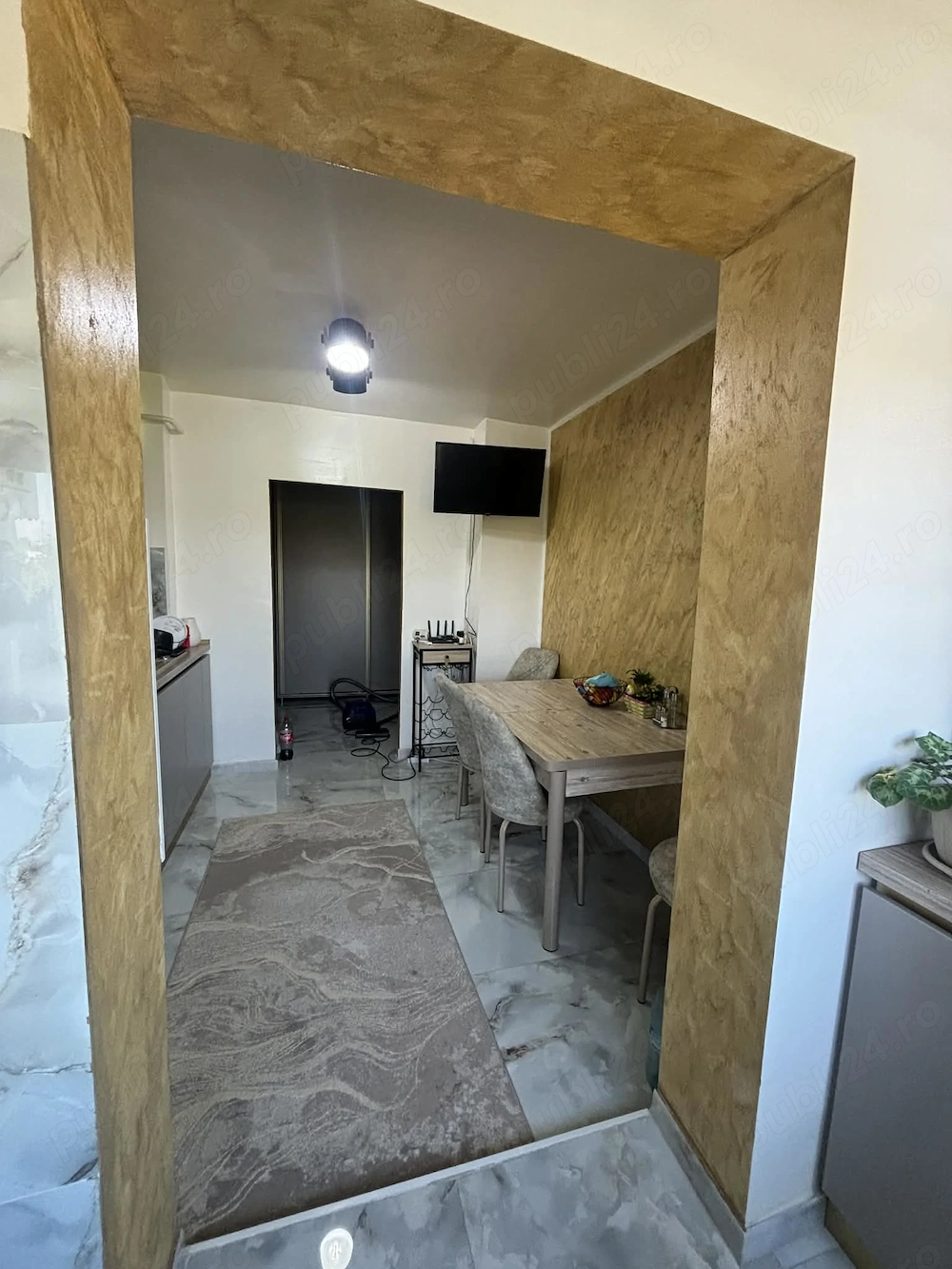 De vanzare apartament cu 2 camere complet mobilat