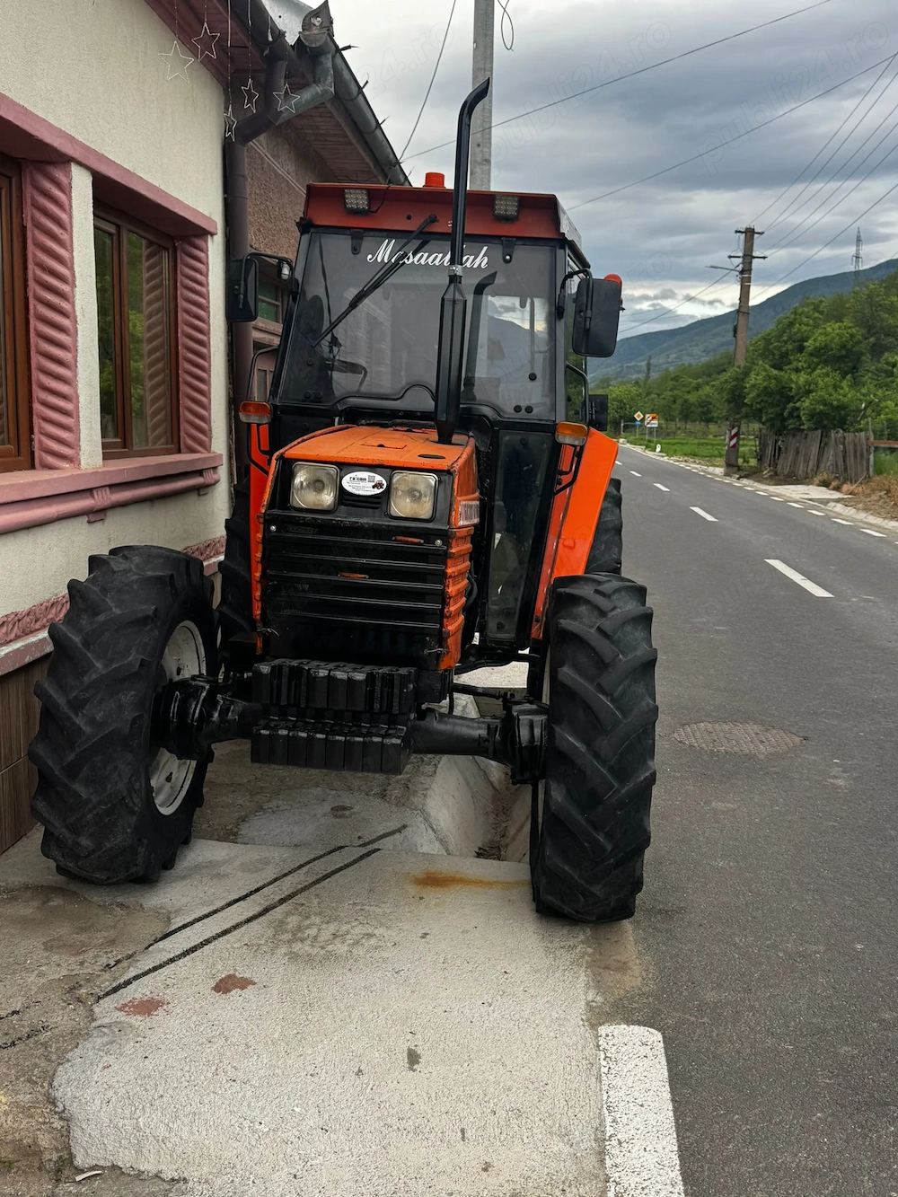 Tractor universal 683dtc 4x4