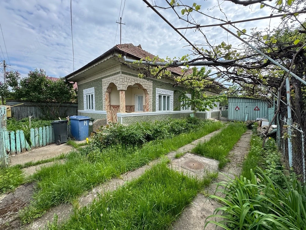 Casă + teren generos de vânzare   Piatra-Neamț  pret   NEGOCIABIL