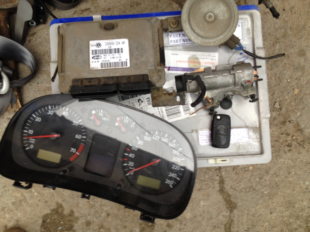 Contact cu cheie vw golf 4 skoda 1 bora seat leon 1m