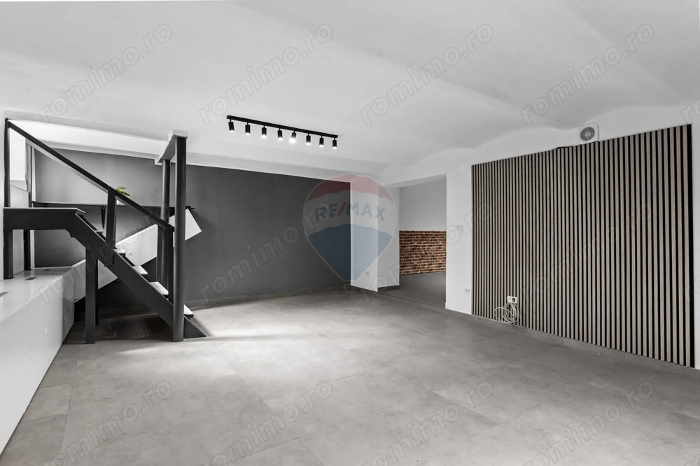 Spațiu comercial/Birou  75 m² de închiriat în zona Central