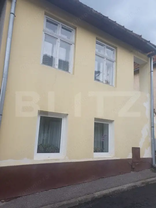 Casa de vanzare, 108 mp, zona Schei