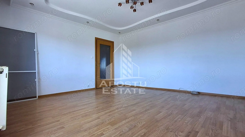 Apartament 3 camere,decomandat, nemobilat, Confectii