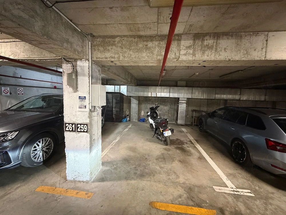  Inchiriez loc parcare cu statie masini electrice - zona Stefan cel Mare