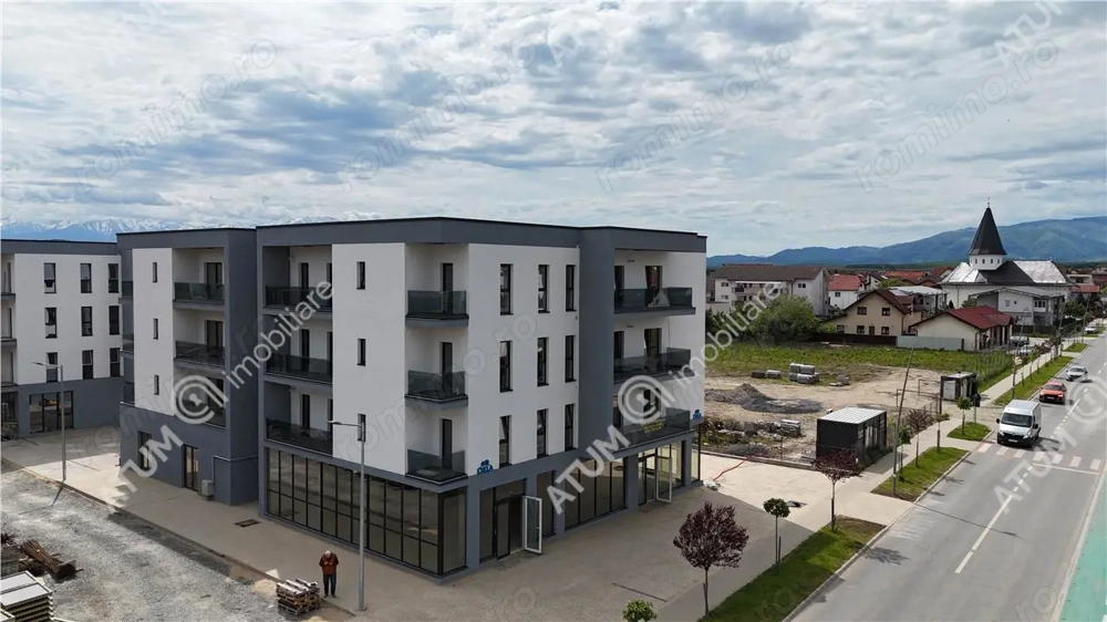 Apartament cu 3 camere 2 bai 2 balcoane parcare zona Brana Selimbar